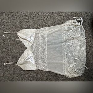 Elegant Lace Sleepwear in Cream